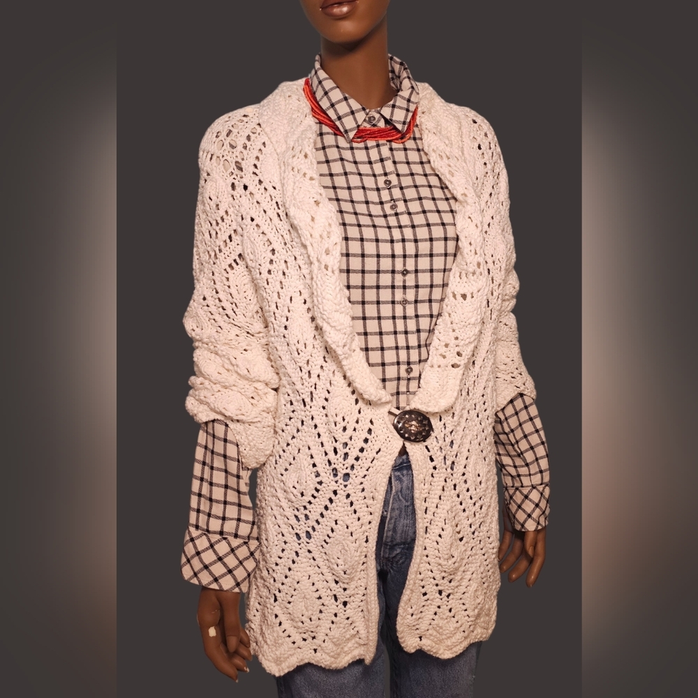 100% cotton vintage Cardigan Brand Willow With Cool Big Wooden Button
